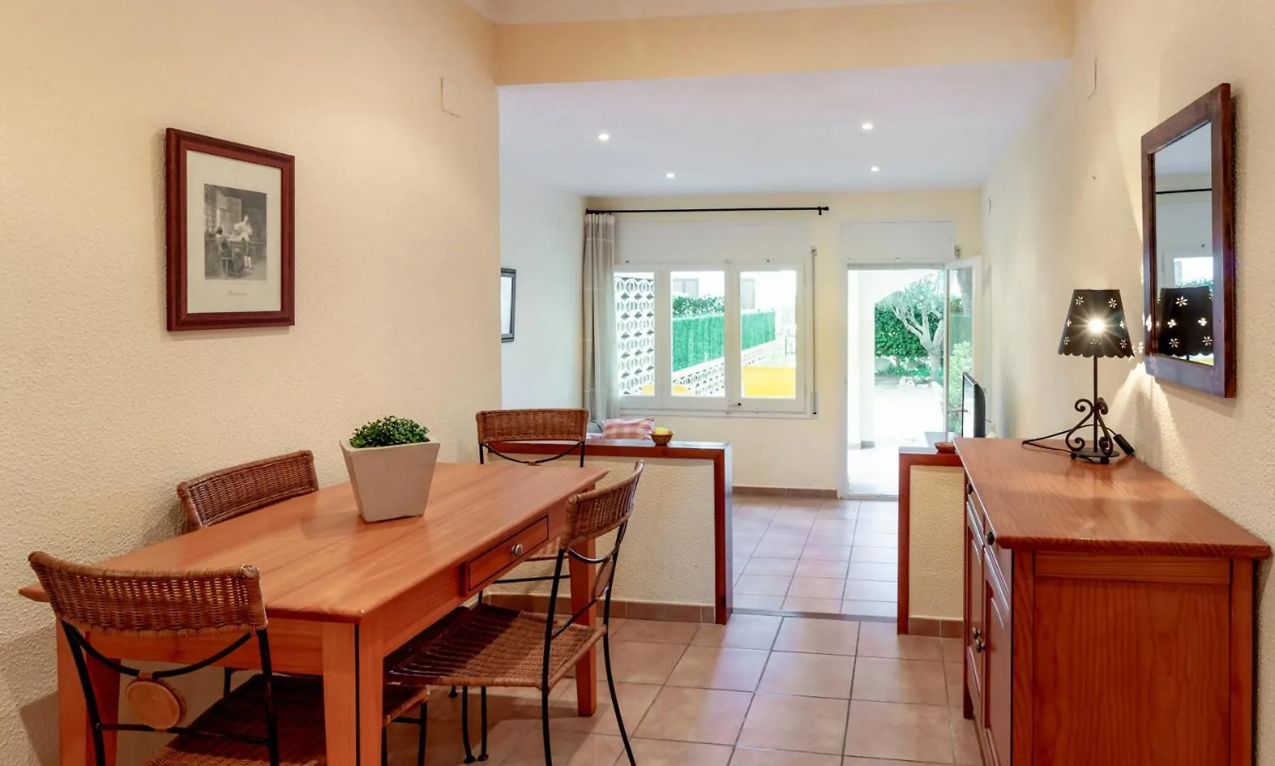 Sant Carles 26 - Magnifico Apartamento Con Jardin Girona 0*,  Spain