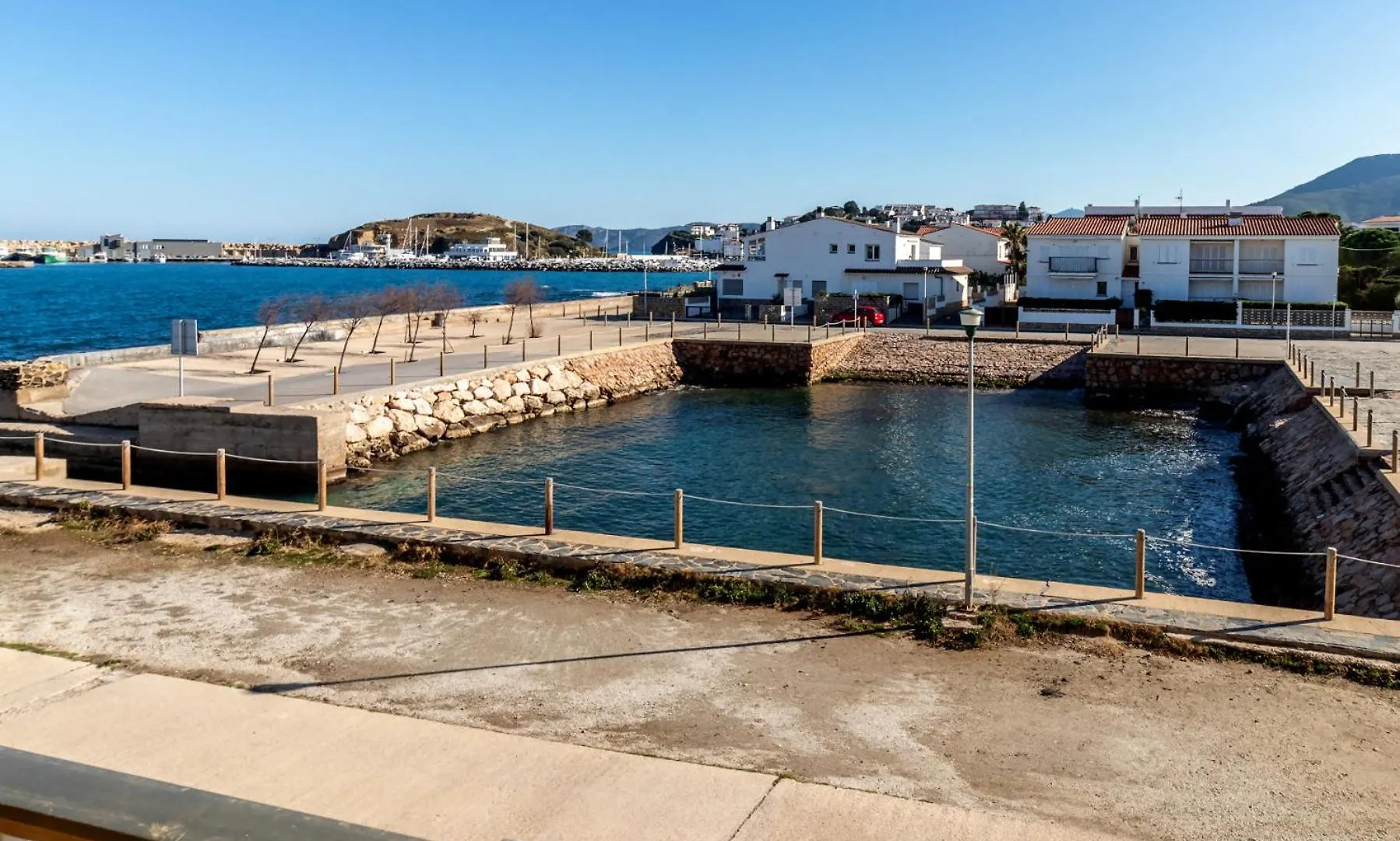 Apartment Sant Carles 26 - Magnifico Apartamento Con Jardin Girona Spain